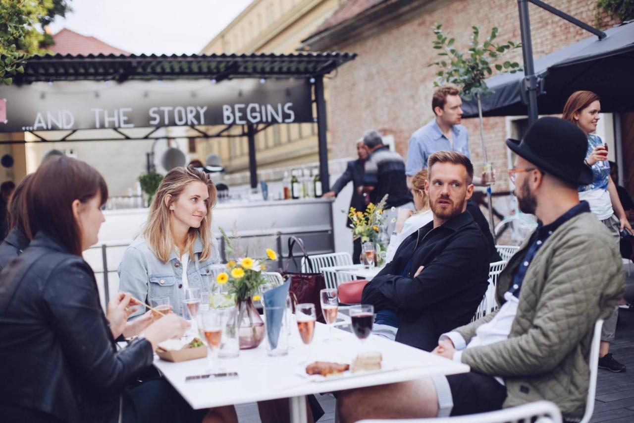 Long Story Short Hostel & Cafe Olomouc Eksteriør billede